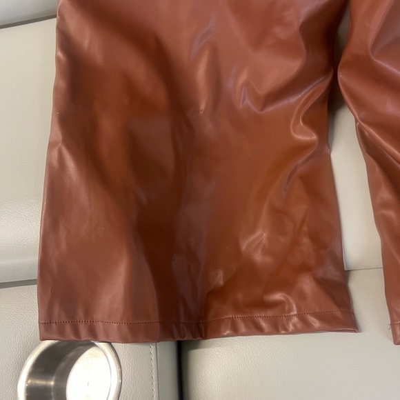 MAPLE VEGAN LEATHER WIDE LEG PANT
Size Large  NEW 
100% polyurethane - Picture 6 of 7